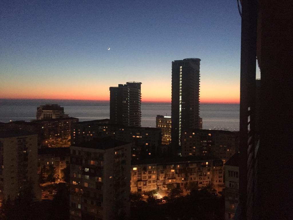 Stars Apartment Батуми Екстериор снимка