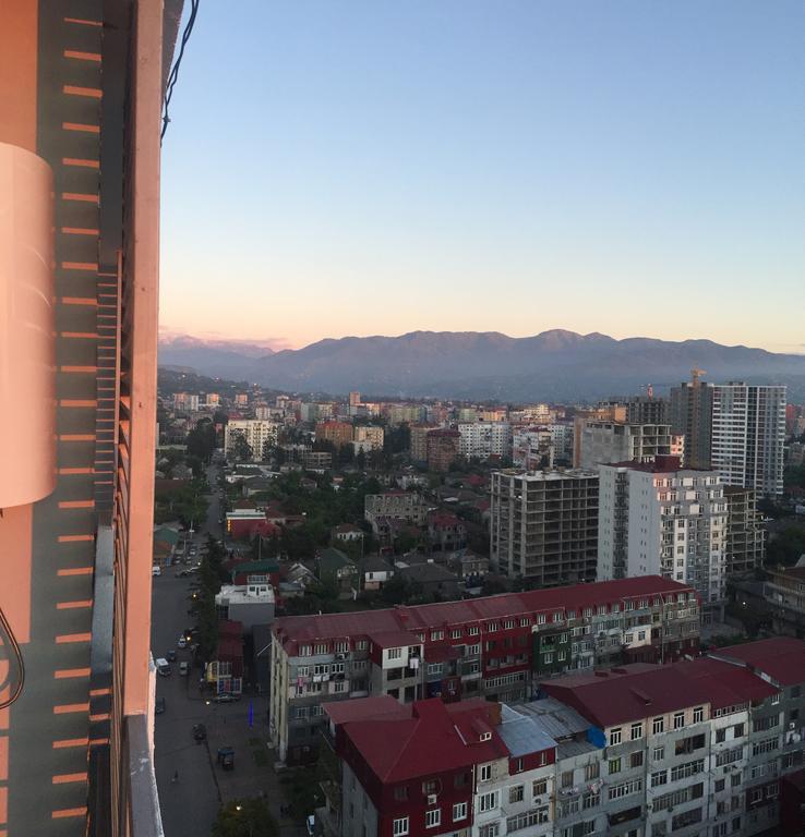 Stars Apartment Батуми Екстериор снимка