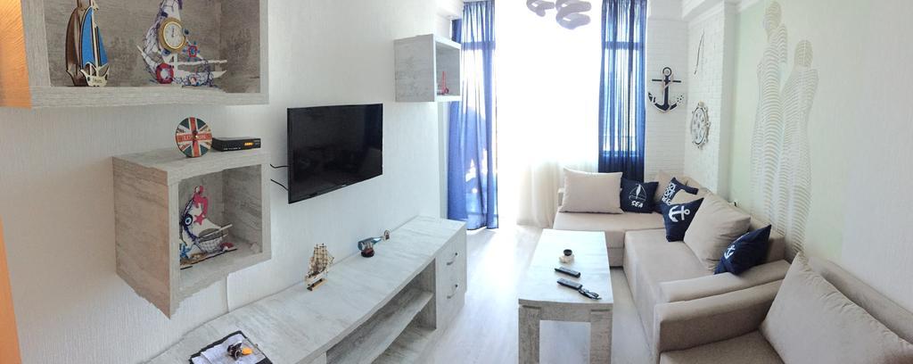 Stars Apartment Батуми Екстериор снимка