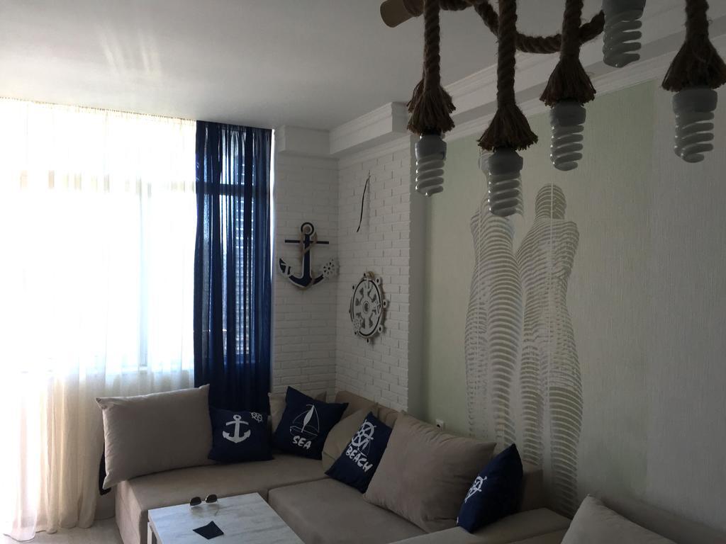 Stars Apartment Батуми Екстериор снимка