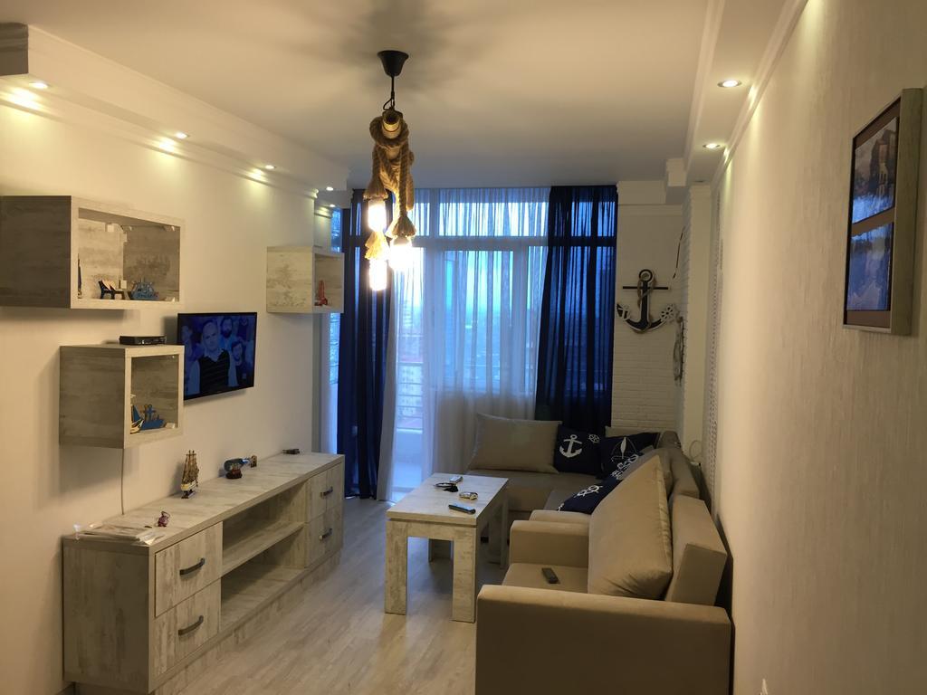 Stars Apartment Батуми Екстериор снимка