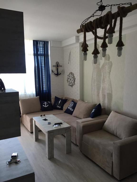 Stars Apartment Батуми Екстериор снимка