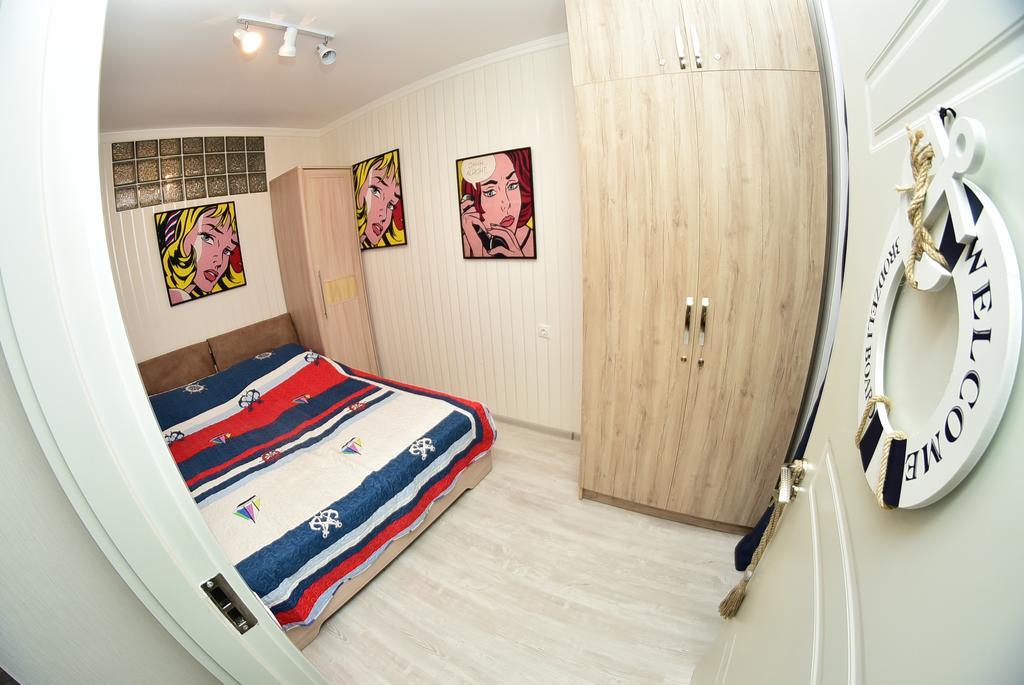 Stars Apartment Батуми Екстериор снимка