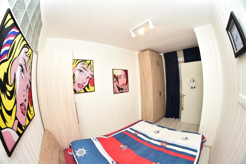 Stars Apartment Батуми Екстериор снимка
