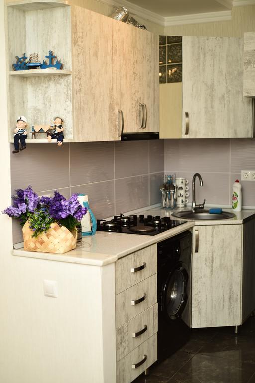 Stars Apartment Батуми Екстериор снимка