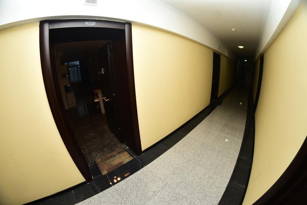 Stars Apartment Батуми Екстериор снимка